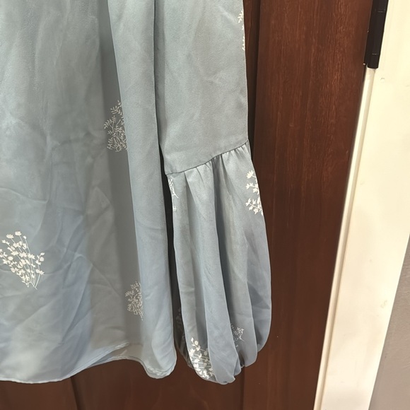 Loft long sleeved blouse size XL. EUC - Picture 3 of 3